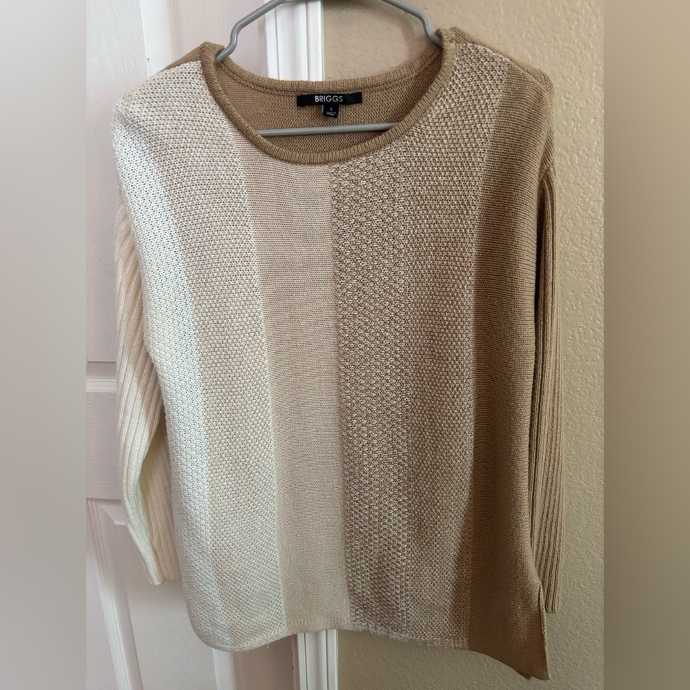 Briggs New York Women's Beige and Cream Knit Sweater
